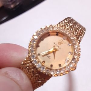 LADIES LUXURY WATCH